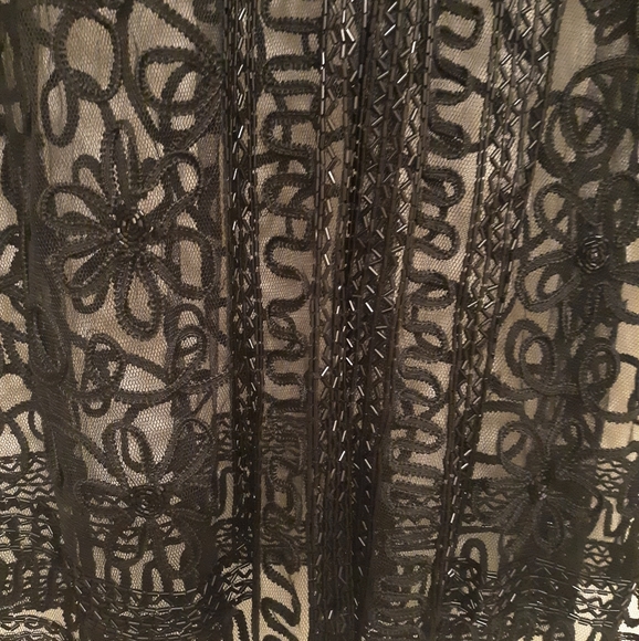 Embroidery skirt suit - Picture 6 of 8